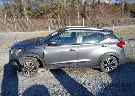 2019 Nissan Kicks Sv z USA, uszkodzony, nr VIN 3N1CP5CU3KL531657